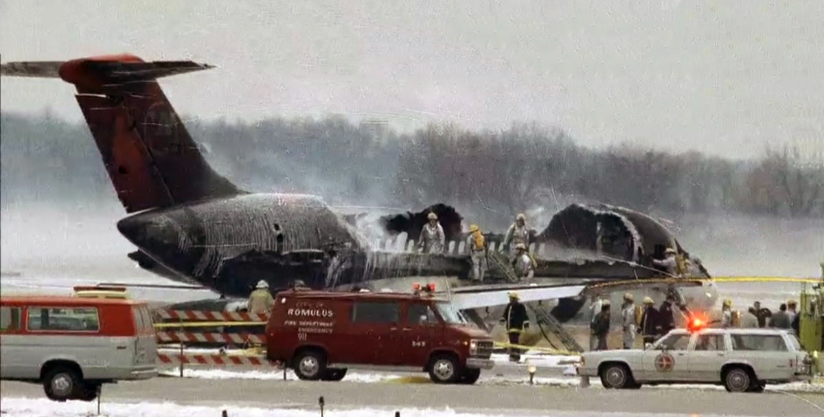 Crash of a Douglas DC914 in Detroit 8 killed Bureau of Aircraft