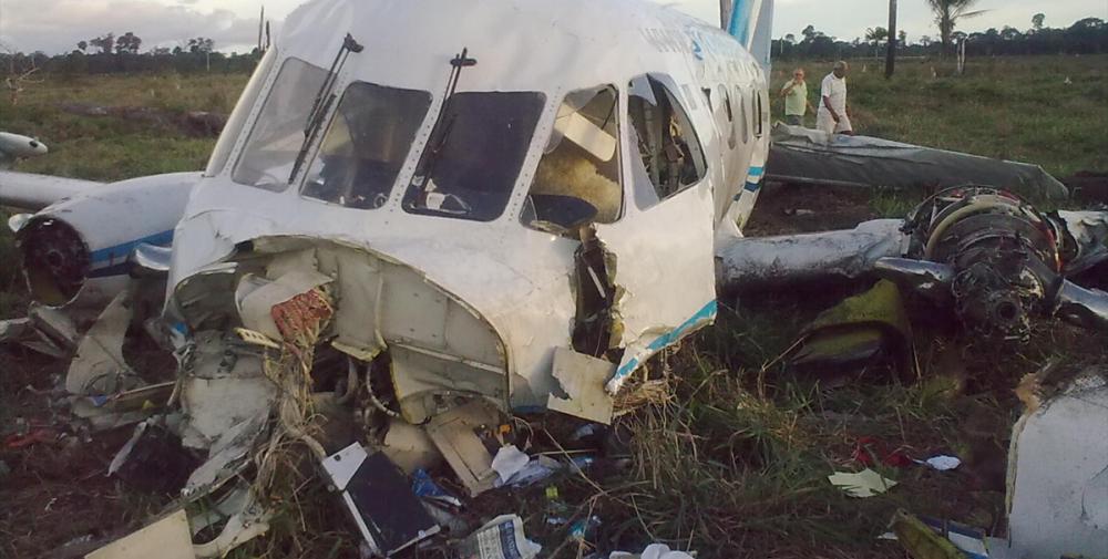 Crash of an Embraer EMB-110C Bandeirante in Senador José Porfirio: 2 ...